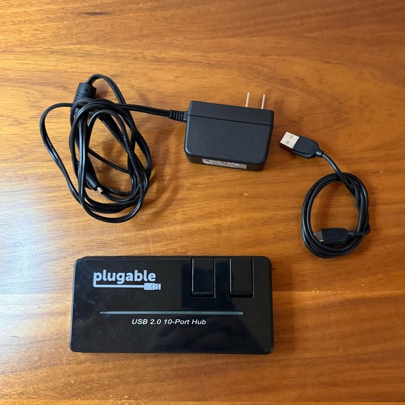 Plugable USB 2.0 10-Port High Speed Hub with Power Adapter and Two Flip-Up Ports - Picture 1 of 9